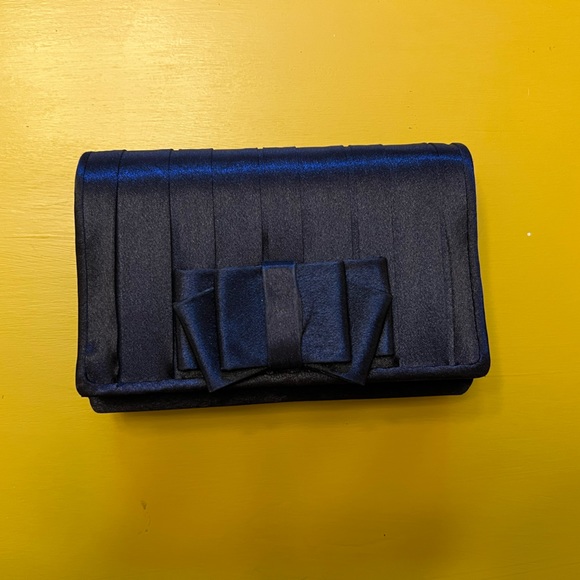 Black Bow Detail Clutch - Picture 3 of 3
